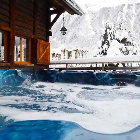 Chalet Falcon With Hot Tub - In A Great Location! Chamonix Exterior foto